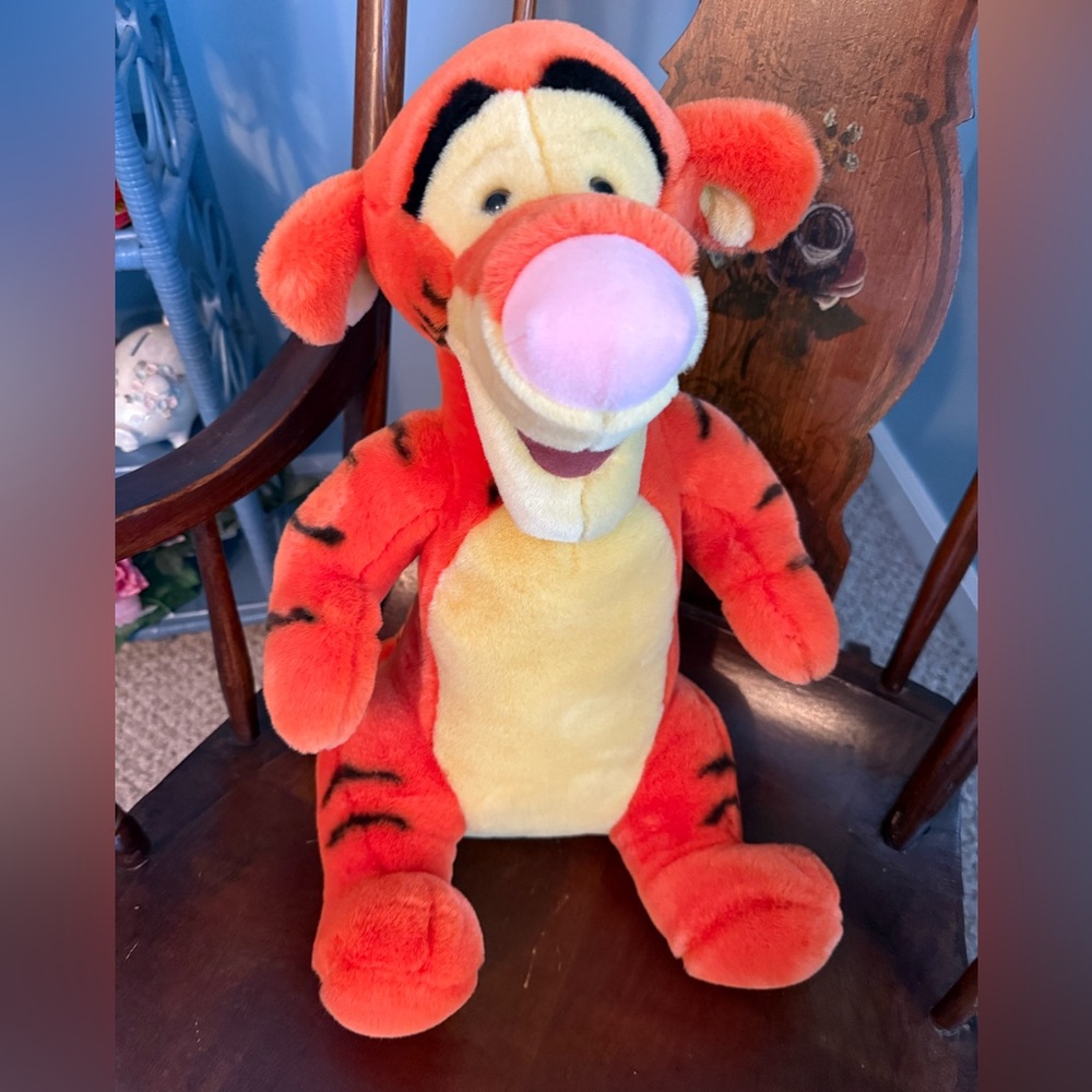 Disney Parks Exclusive Tigger Plush Stuffed Animal – Winnie the Pooh NWT